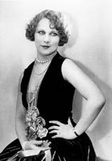  Portrait of Louise Nellie Lovely (1895-1980), silent film actress [picture].