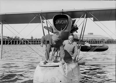 A person on a float plane

AI-generated content may be incorrect.