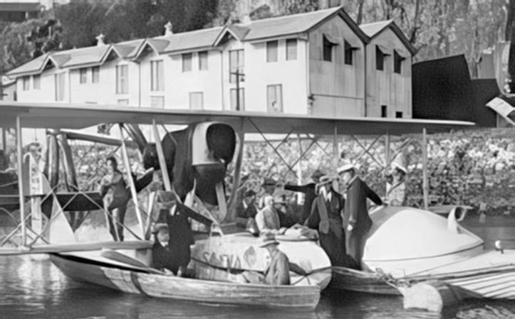 A group of people on a boat
AI-generated content may be incorrect.