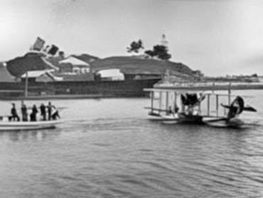 A group of people on a boat

AI-generated content may be incorrect.