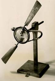 P2903-11/16 Photographic print, black and white, experimental model of an airscrew driven by a steam turbine, constructed by Lawrence Hargrave in 1895, taken at Deutsches Museum, Munich, Germany, prior to 1944-45, copy print made in 1960. Click to enlarge.